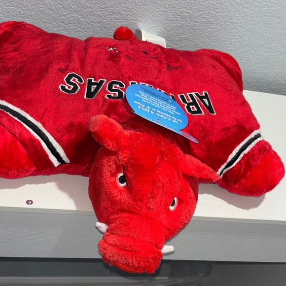 🫶🏼Arkansas Razorbacks Red Plush Pillow Pet - Picture 9 of 9